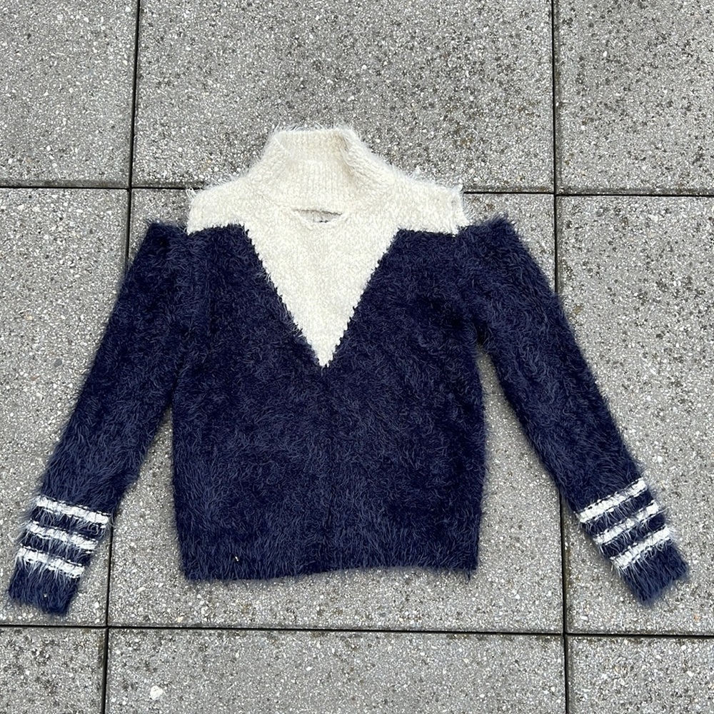 Cashmere Company Cold Shoulder Turtle Neck Color Blocked Sweater